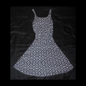 Spaghetti strap can geometric dress